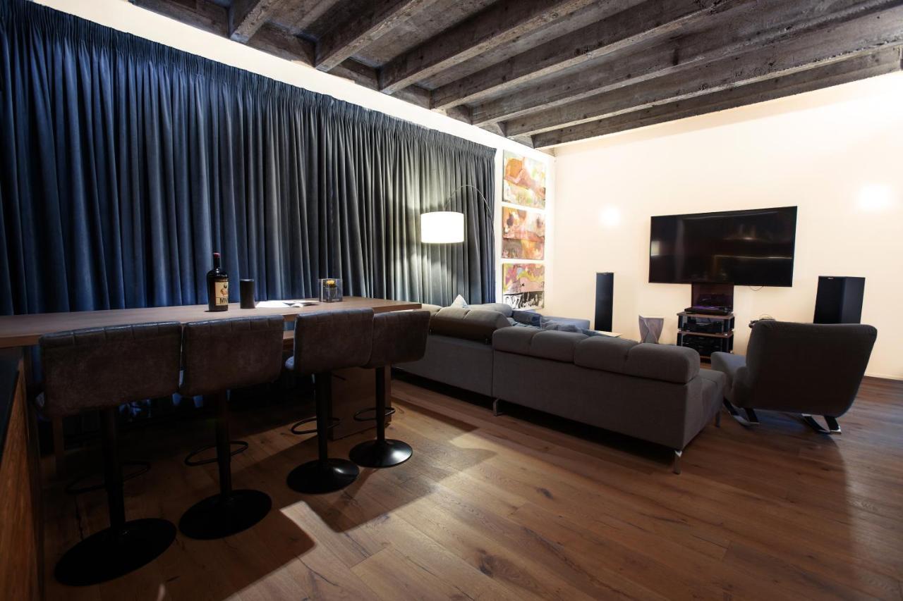 Contemporary Apartment With Fireplace & Terrace Banská Bystrica Eksteriør bilde